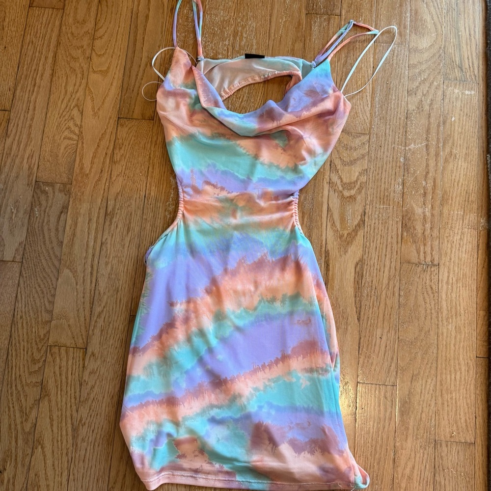 Blanc size small Dress adjustable straps open back with tie Colorful Dress